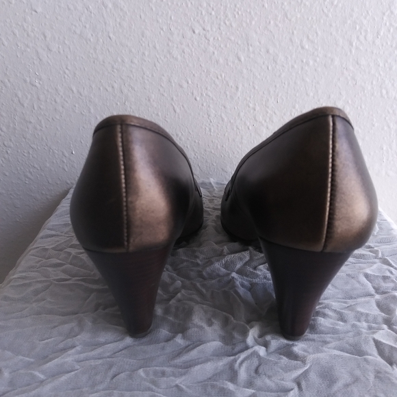 SOFFT dress shoe w/ support design - Picture 3 of 5